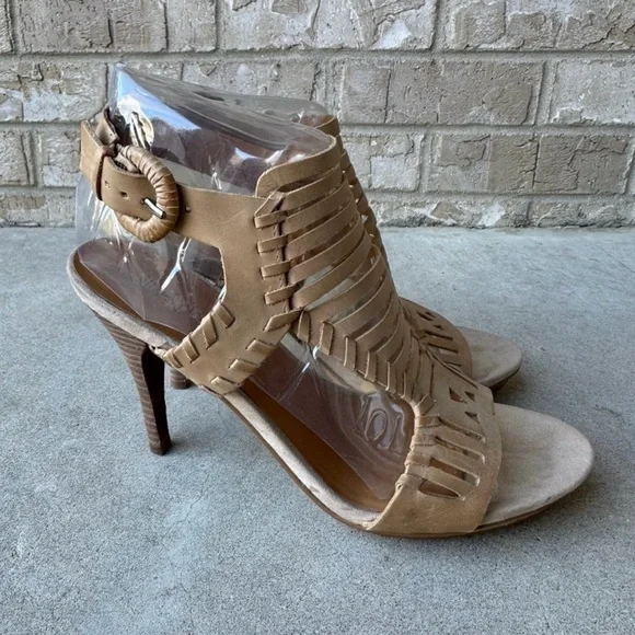 Nine West Leather Platform Hells
Sandals Size 7.5 🌸 - Picture 3 of 10